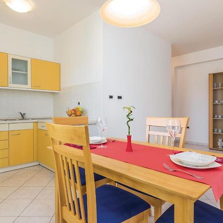 Cozy Apartment In Porec With Wifi Eksteriør bilde