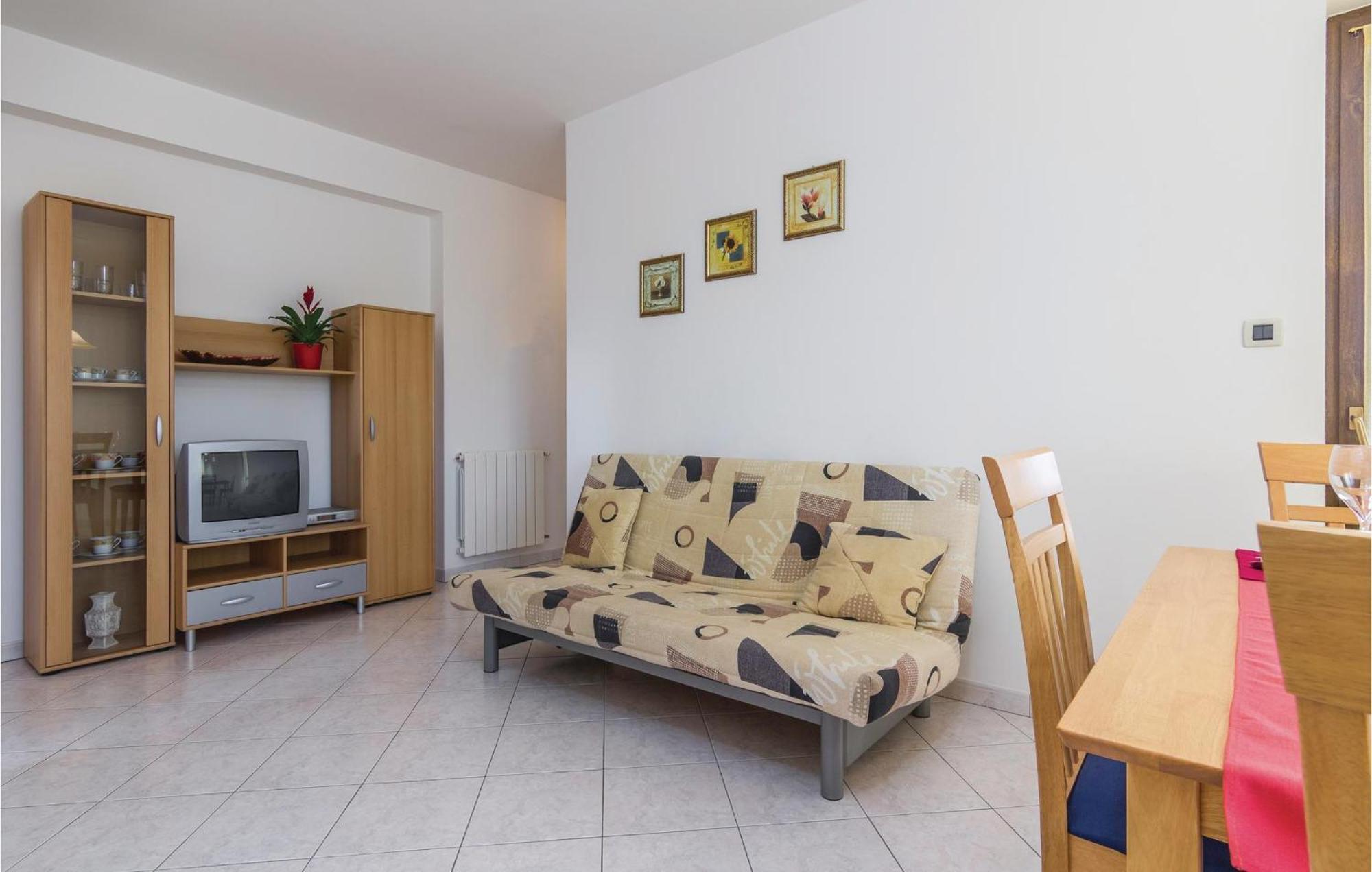 Cozy Apartment In Porec With Wifi Eksteriør bilde