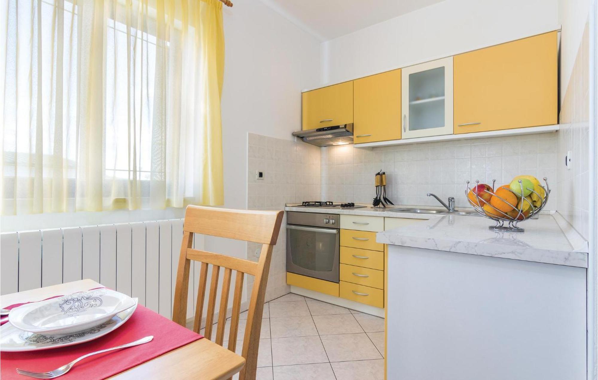 Cozy Apartment In Porec With Wifi Eksteriør bilde