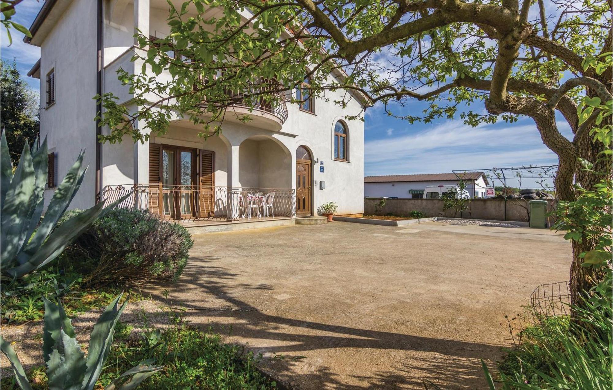 Cozy Apartment In Porec With Wifi Eksteriør bilde